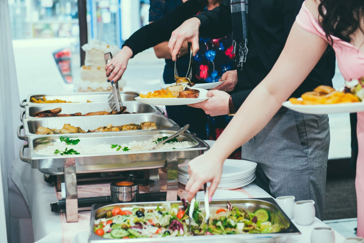 Restaurante corporativo: como funciona, benefícios e por que terceirizar